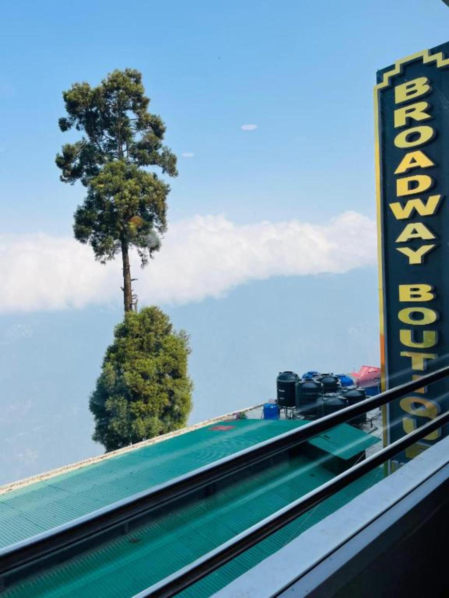 Hotel Broadway Boutique Mall Road Darjeeling - A Luxury Collection - Best Seller Экстерьер фото